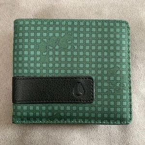 Nixon wallet